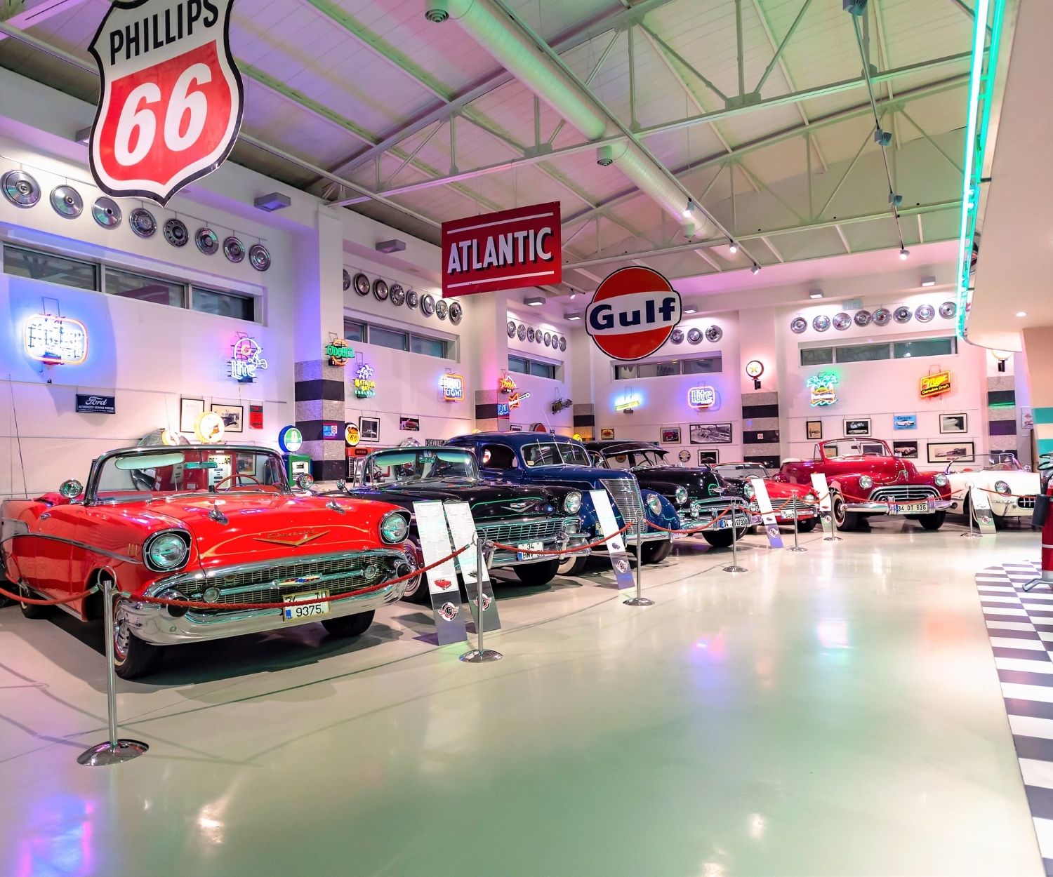 Ural Ataman Klasik Araba Müzesi